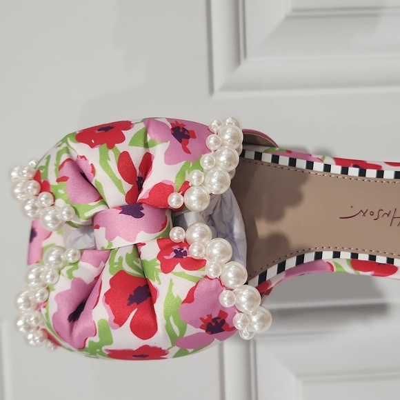 🩷🔹️ Betsey Johnson🔹️ LIAH Womens Satin Pearl trim Flatform Sandals - Picture 9 of 13